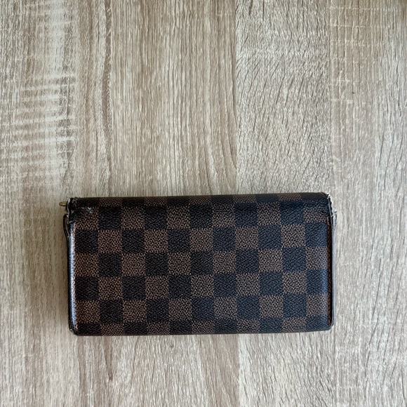 Louis Vuitton Wallet - Picture 2 of 13